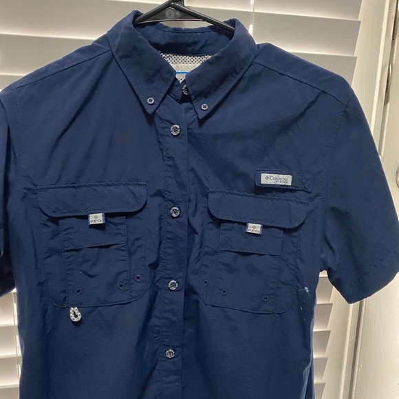 Columbia shirt brand new color blue perfect to use , good quality and material - Picture 3 of 4